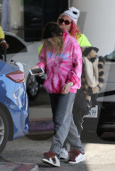 EXKLUSIV - Bella Thorne und Mod Sun 'undercover' am Flughafen von LA
