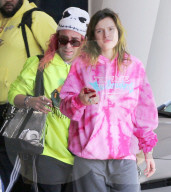 EXKLUSIV - Bella Thorne und Mod Sun 'undercover' am Flughafen von LA