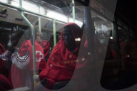NEWS - Spanien: Gerettete Flüchtlinge im Hafen von Malaga