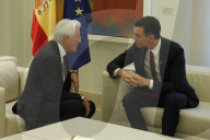 PEOPLE - Spanien: Richard Gere und Alejandra Silva zu Besuch im Parlament