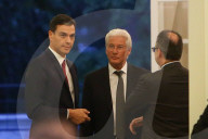 PEOPLE - Spanien: Richard Gere und Alejandra Silva zu Besuch im Parlament