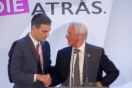 PEOPLE - Spanien: Richard Gere und Alejandra Silva zu Besuch im Parlament