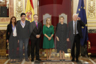 PEOPLE - Spanien: Richard Gere und Alejandra Silva zu Besuch im Parlament