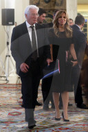 PEOPLE - Spanien: Richard Gere und Alejandra Silva zu Besuch im Parlament