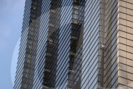 NEWS - Spiderman Alain Robert klettert auf den Heron Tower in London 