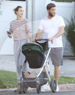 PEOPLE - Whitney Port und Tim Rosenman schieben Sonny durch LA