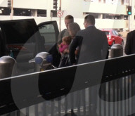 EXKLUSIV - Natalie Portman mit Baby Amalia am Flughafen von LA