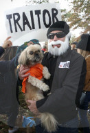 FEATURE - Halloween: Hunde Parade im Tompkins Square Park in NYC
