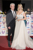 PEOPLE - Pride Of Britain Awards: Promis auf dem Roten Teppich 