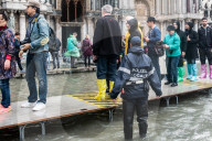 NEWS - Venedig: Markusplatz nach Hochwasser evakuiert