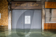 NEWS - Venedig: Markusplatz nach Hochwasser evakuiert