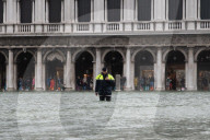NEWS - Venedig: Markusplatz nach Hochwasser evakuiert