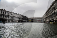 NEWS - Venedig: Markusplatz nach Hochwasser evakuiert