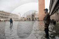 NEWS - Venedig: Markusplatz nach Hochwasser evakuiert
