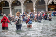 NEWS - Italien: Sehr hohes Hochwasser in Venedig