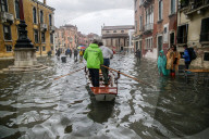 NEWS - Italien: Sehr hohes Hochwasser in Venedig