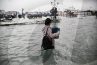 NEWS - Italien: Sehr hohes Hochwasser in Venedig