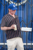 EXKLUSIV - Val Kilmer wirkt etwas neben der Spur