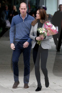 PEOPLE - Kate und William sportlich zu Besuch in Basildon