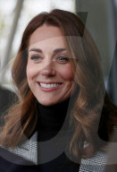 PEOPLE - Kate und William sportlich zu Besuch in Basildon
