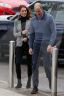 PEOPLE - Kate und William sportlich zu Besuch in Basildon