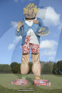 FEATURE - Boris Johnson als Bonfire Figur in Edenbridge