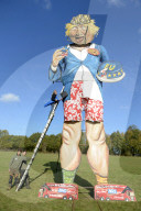 FEATURE - Boris Johnson als Bonfire Figur in Edenbridge