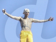 EXKLUSIV - Justin Bieber zeigt seine Glatze in der Bergen von Los Angeles