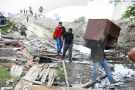 NEWS - Indonesien: Einen Monat nach dem Tsunami