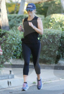 PEOPLE - Reese Witherspoon joggt mit Tennessee