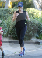 PEOPLE - Reese Witherspoon joggt mit Tennessee