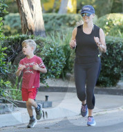 PEOPLE - Reese Witherspoon joggt mit Tennessee