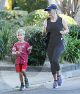 PEOPLE - Reese Witherspoon joggt mit Tennessee