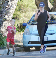 PEOPLE - Reese Witherspoon joggt mit Tennessee