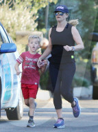 PEOPLE - Reese Witherspoon joggt mit Tennessee
