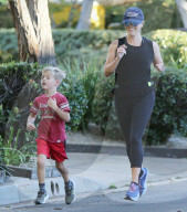 PEOPLE - Reese Witherspoon joggt mit Tennessee
