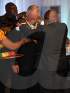 PEOPLE - Royal Afrika Tour: Charles und Camilla zu Besuch in Ghana