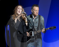 PEOPLE - Stand Up For Heroes: Bruce Springsteen live in New York