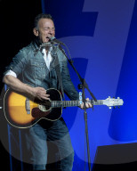 PEOPLE - Stand Up For Heroes: Bruce Springsteen live in New York