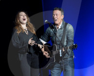 PEOPLE - Stand Up For Heroes: Bruce Springsteen live in New York