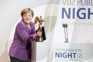 NEWS - Berlin: Rania von Jordanien und Angela Merkel bei der VDZ Publishers‘ Night