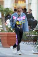 EXKLUSIV - Jaden Smith bei Dreharbeiten in Calabasas