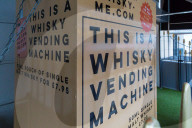 FEATURE - Whiskey aus dem Automaten im Londoner Stadtteil Hackney