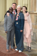 PEOPLE - Emma Thompson wird zur 'Dame' im Buckingham Palace in London