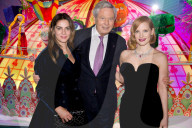 PEOPLE - Jessica Chastain an der Illumination der Weihnachtsdekoration in der Galerie Lafayette in Paris