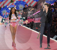 PEOPLE - Victoria Secret Modenschau: Die Engel laufen  in New York