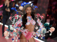 PEOPLE - Victoria Secret Modenschau: Die Engel laufen  in New York