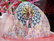 PEOPLE - Victoria Secret Modenschau: Die Engel laufen  in New York