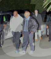 EXKLUSIV - Kanye West lässt seine Familie von zu Hause evakuieren