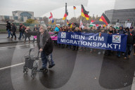 NEWS - AfD-Demonstration im Berliner Regierungsviertel gegen den UN-Migrationspakt.